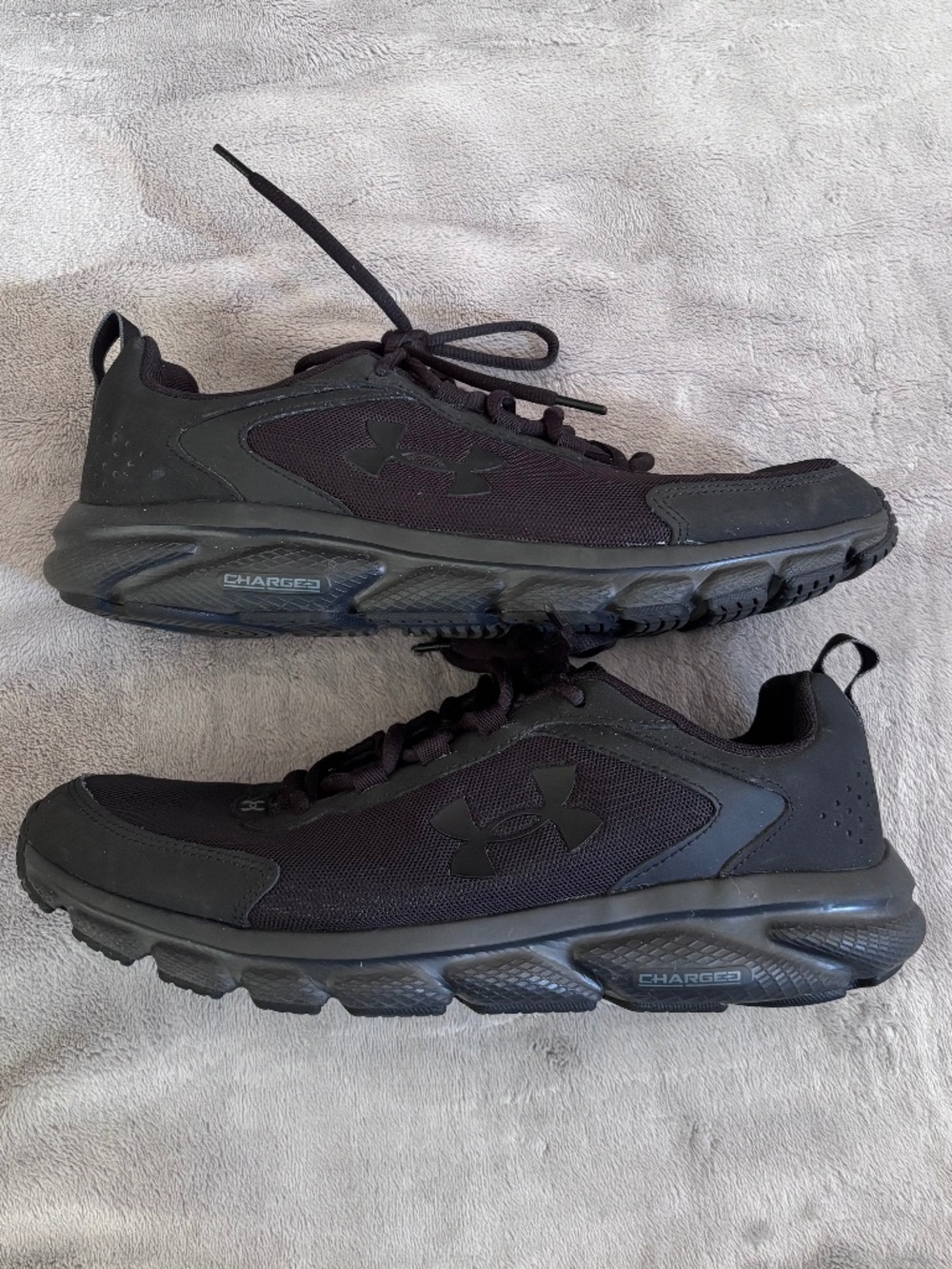 Under Armour Charged Asset Black Sneakers Mens Size 11 Athletic Shoes